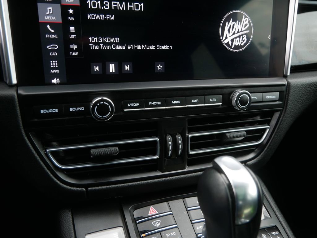 Used 2021 Porsche Macan image 30