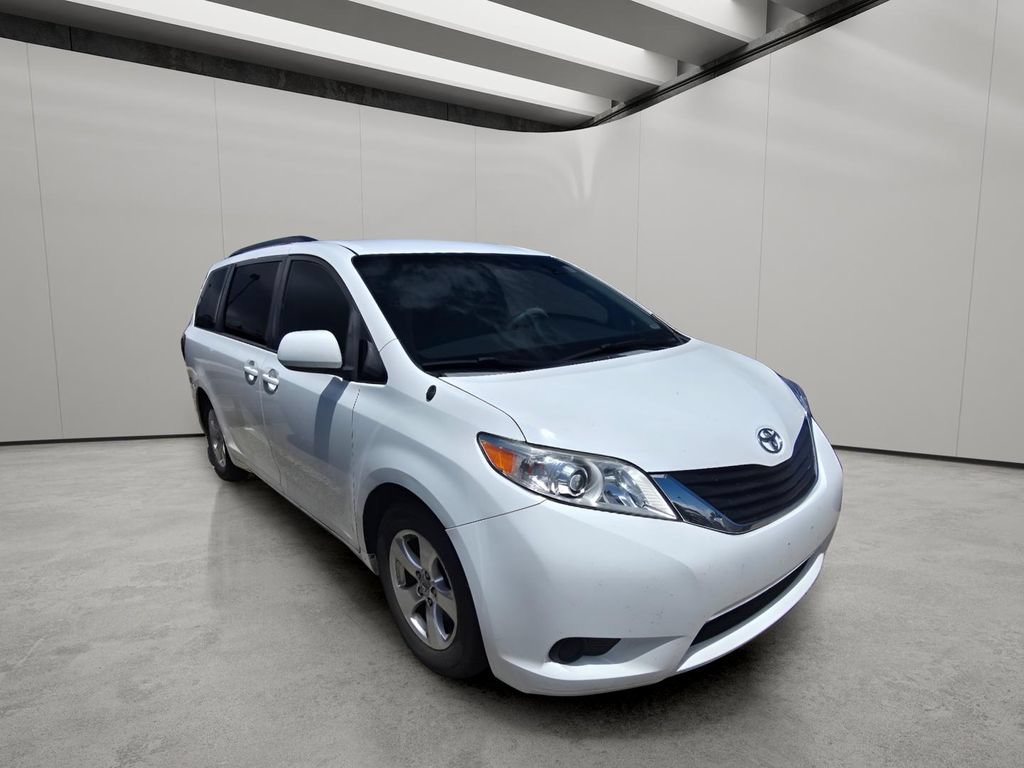 Used 2013 Toyota Sienna LE FWD image 14