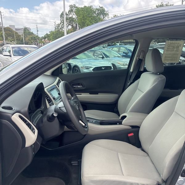Used 2022 Honda HR-V LX image 16