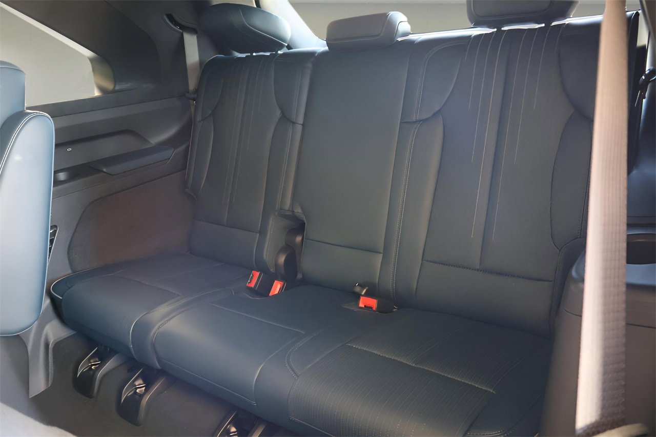 New 2025 Cadillac Escalade IQ Luxury 2 w/ LPO, Radiant Package image 13