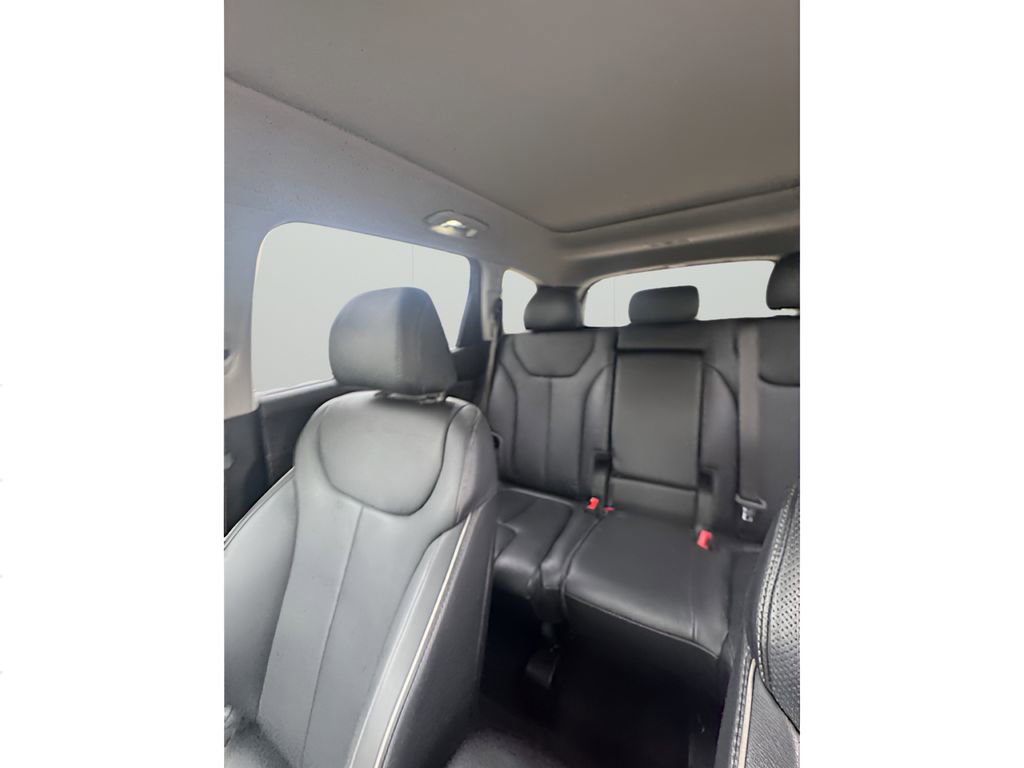 Used 2023 Hyundai Santa Fe Limited AWD/4WD image 9