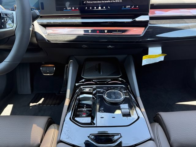 New 2027 BMW 550e xDrive AWD/4WD image 11