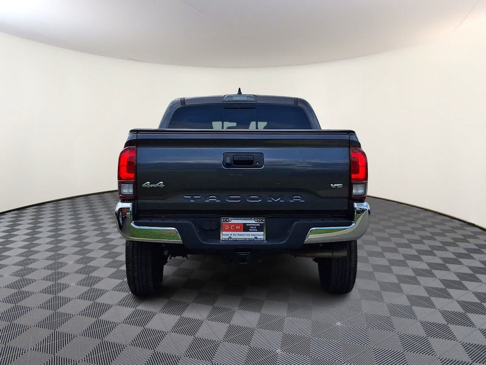 Certified 2021 Toyota Tacoma SR5 AWD/4WD image 6
