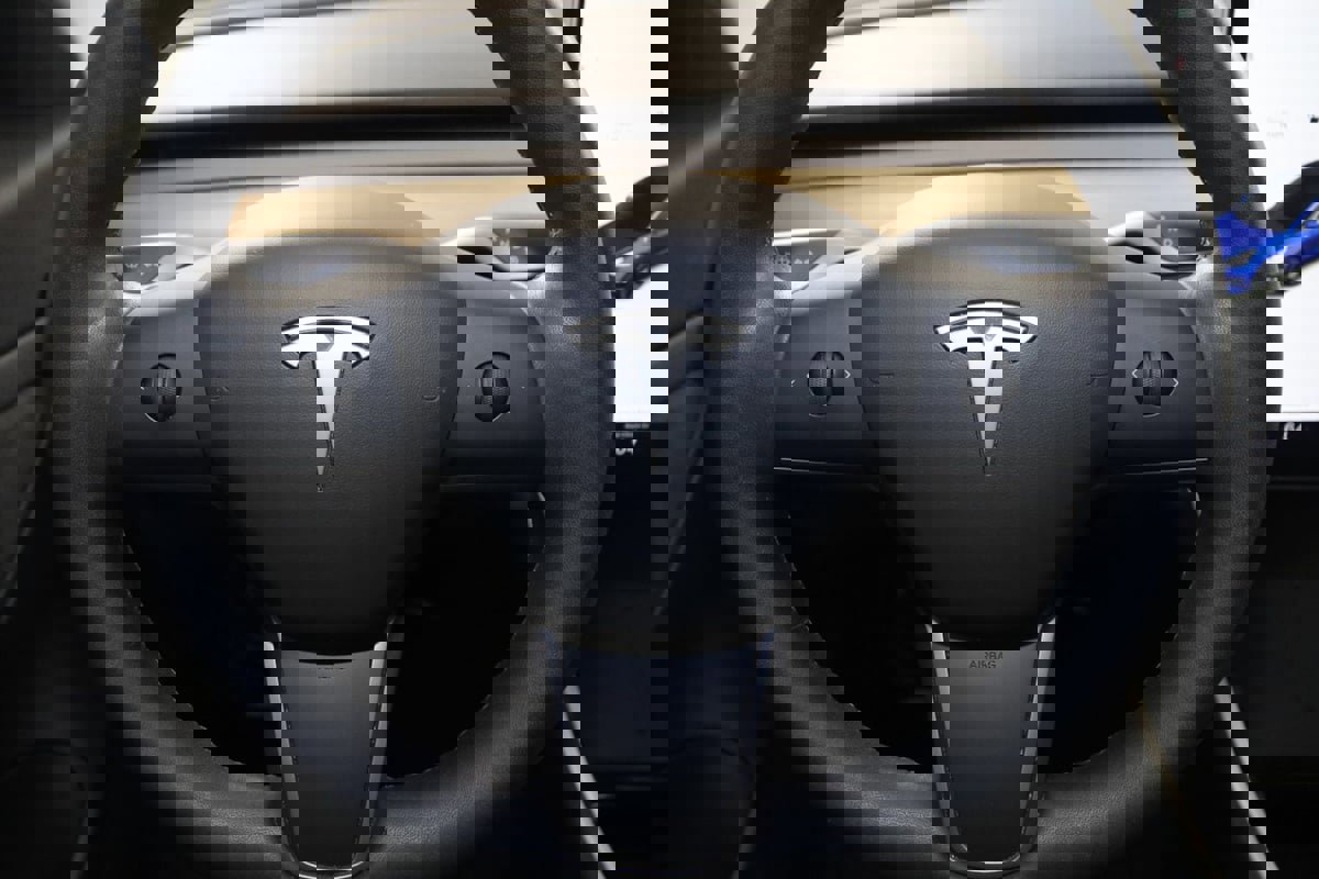 Used 2020 Tesla Model 3 Standard Range image 37