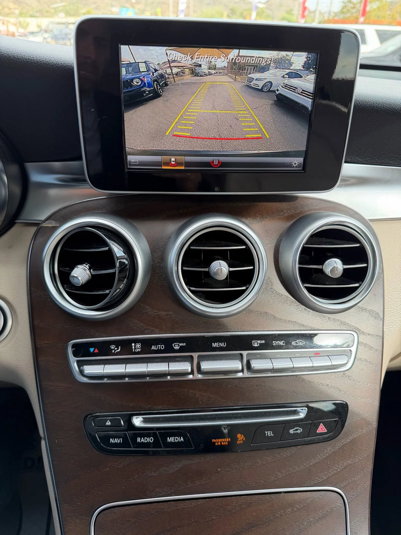 Used 2018 Mercedes-Benz GLC 300 w/ Premium Package image 16