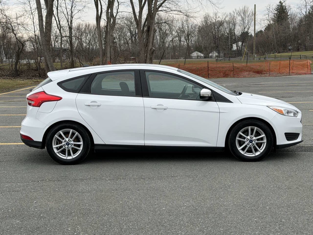 Used 2016 Ford Focus SE image 4