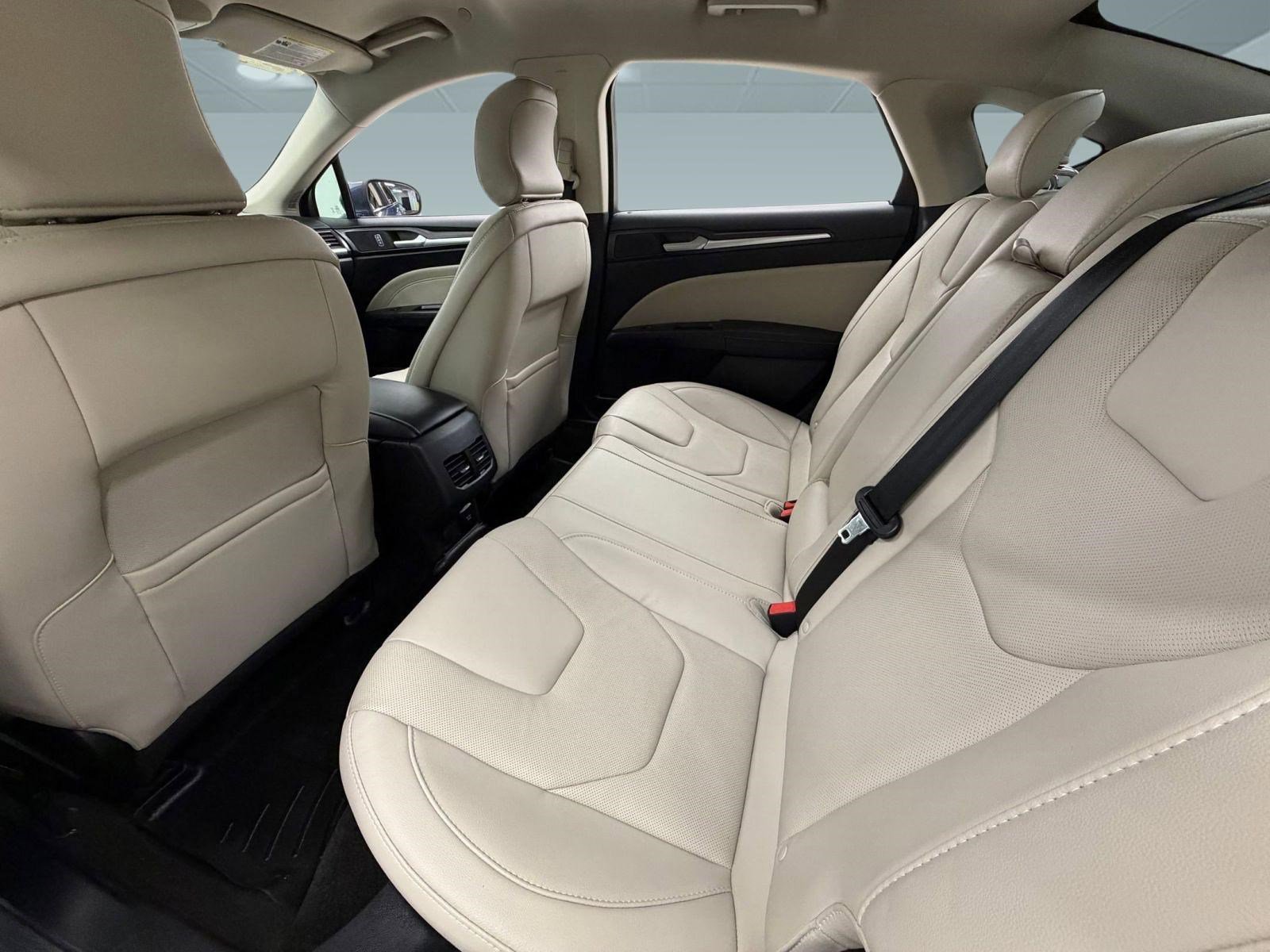 Used 2018 Ford Fusion Titanium image 21