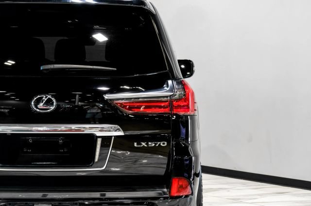 Used 2021 Lexus LX 570 4WD w/ Luxury Package image 47