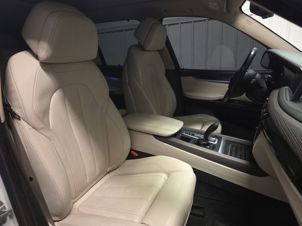 Used 2015 BMW X5 xDrive50i AWD/4WD image 31