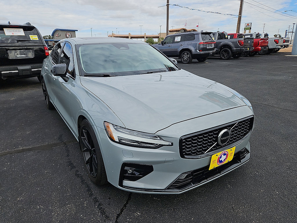Used 2025 Volvo S60 B5 Core FWD image 6