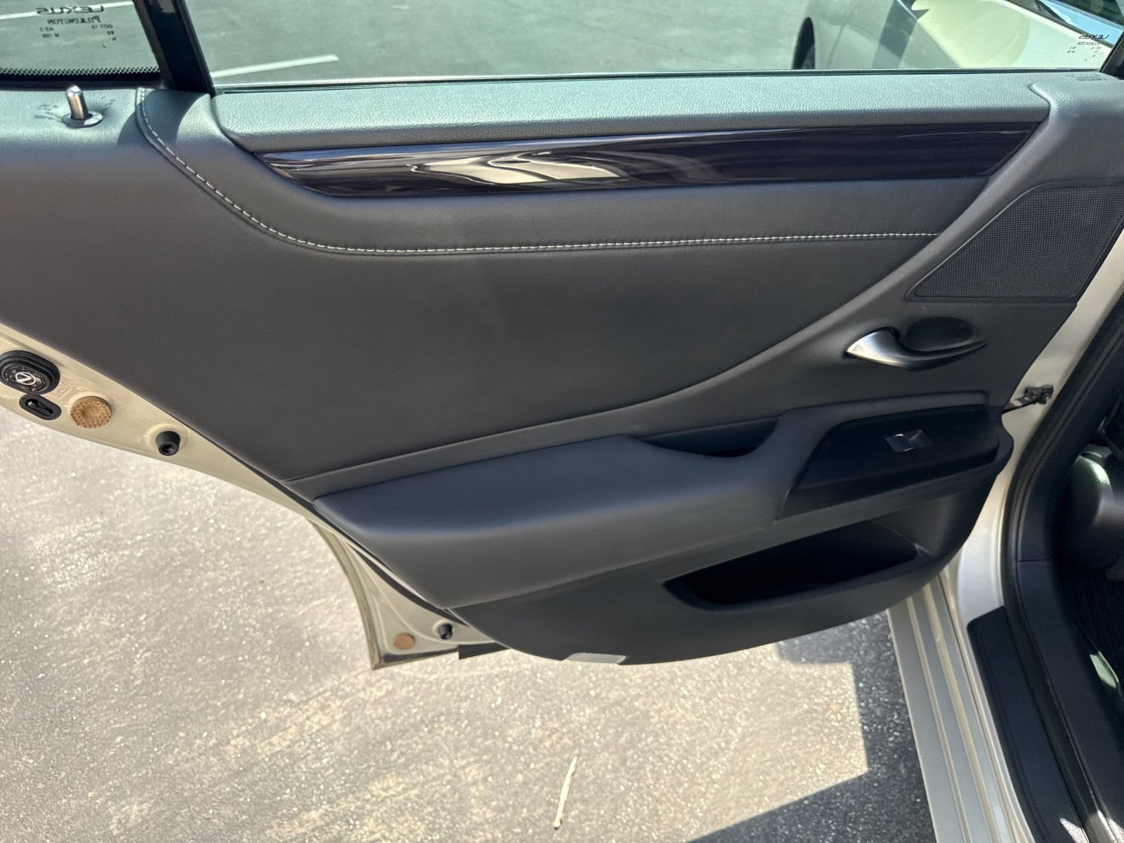Used 2021 Lexus ES 300h w/ Premium Package FWD image 23