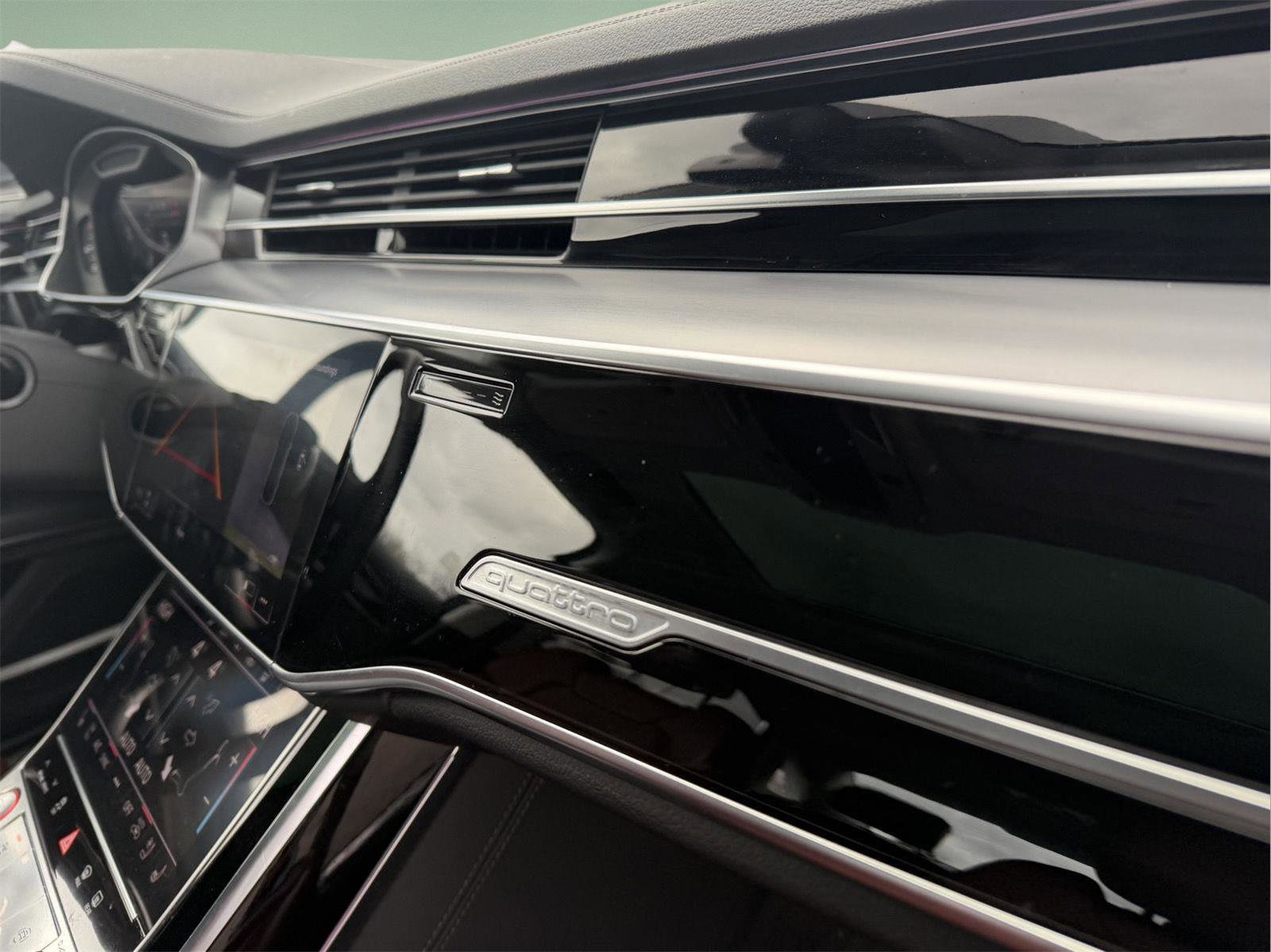 Used 2020 Audi S8 L w/ S8 Executive Package image 36