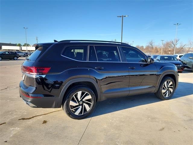 New 2025 Volkswagen Atlas SE image 2