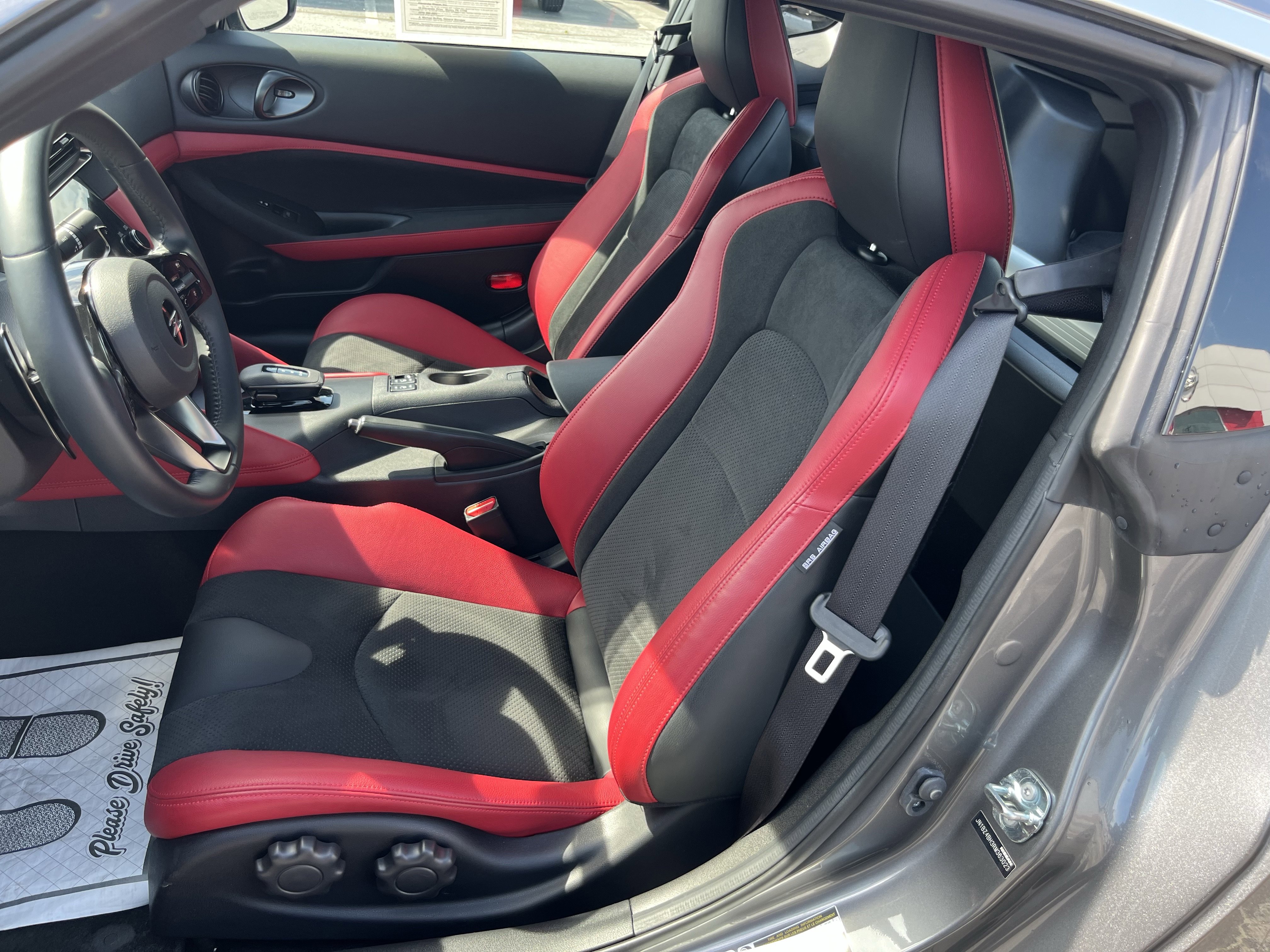 Used 2024 Nissan Z Performance w/ Floor Mat Package RWD image 9
