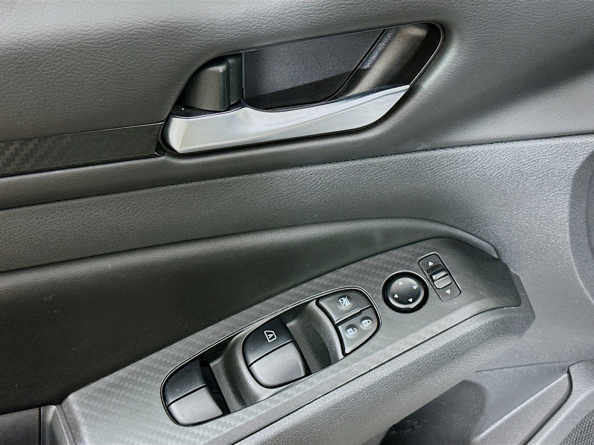 Used 2024 Nissan Altima 2.5 SV image 15