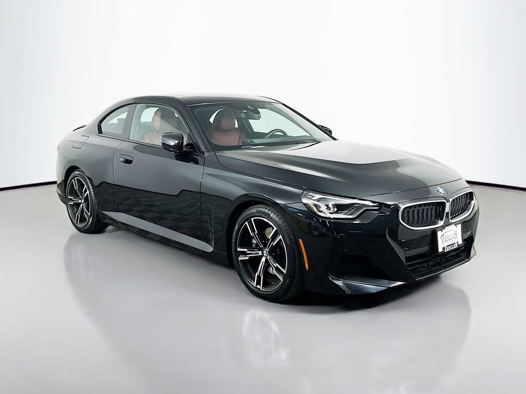 Used 2026 BMW 230i Coupe w/ Premium Package image 3