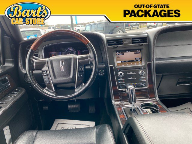 Used 2017 Lincoln Navigator Reserve image 24