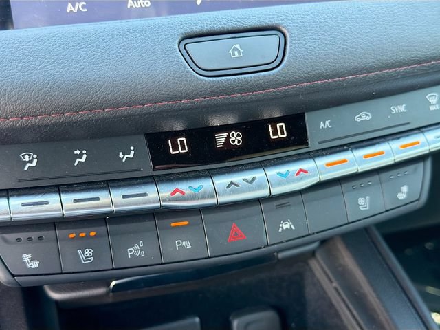 Used 2022 Cadillac XT4 Sport w/ Comfort Package FWD image 31