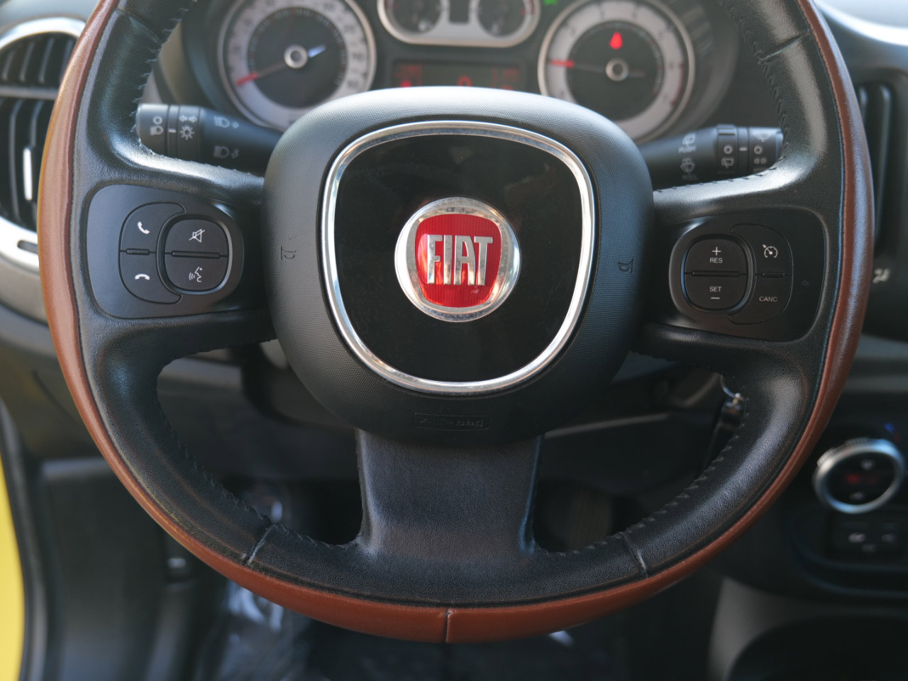 Used 2014 FIAT 500L Trekking w/ Popular Equipment Group image 20