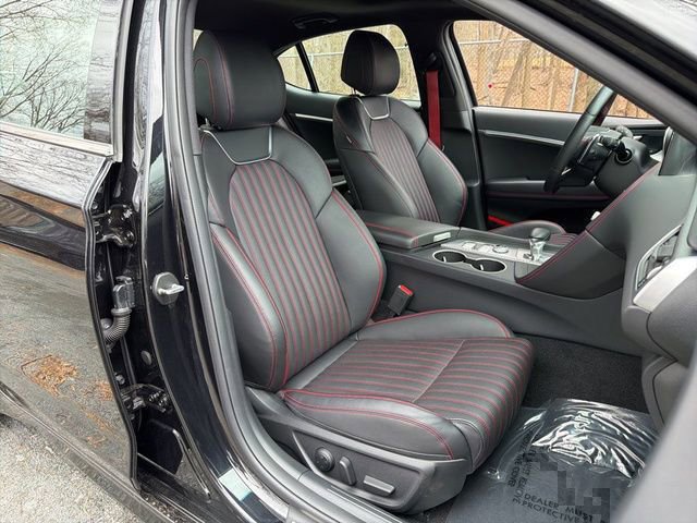 Used 2023 Genesis G70 2.0T w/ Sport Prestige Package image 9