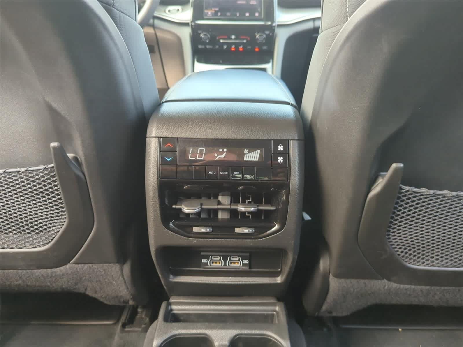 Used 2023 Jeep Grand Cherokee L Laredo AWD/4WD image 29