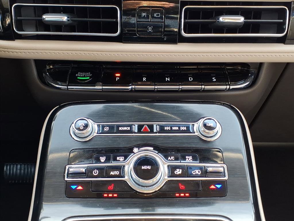 Certified 2022 Lincoln Nautilus AWD w/ Premium Package image 25