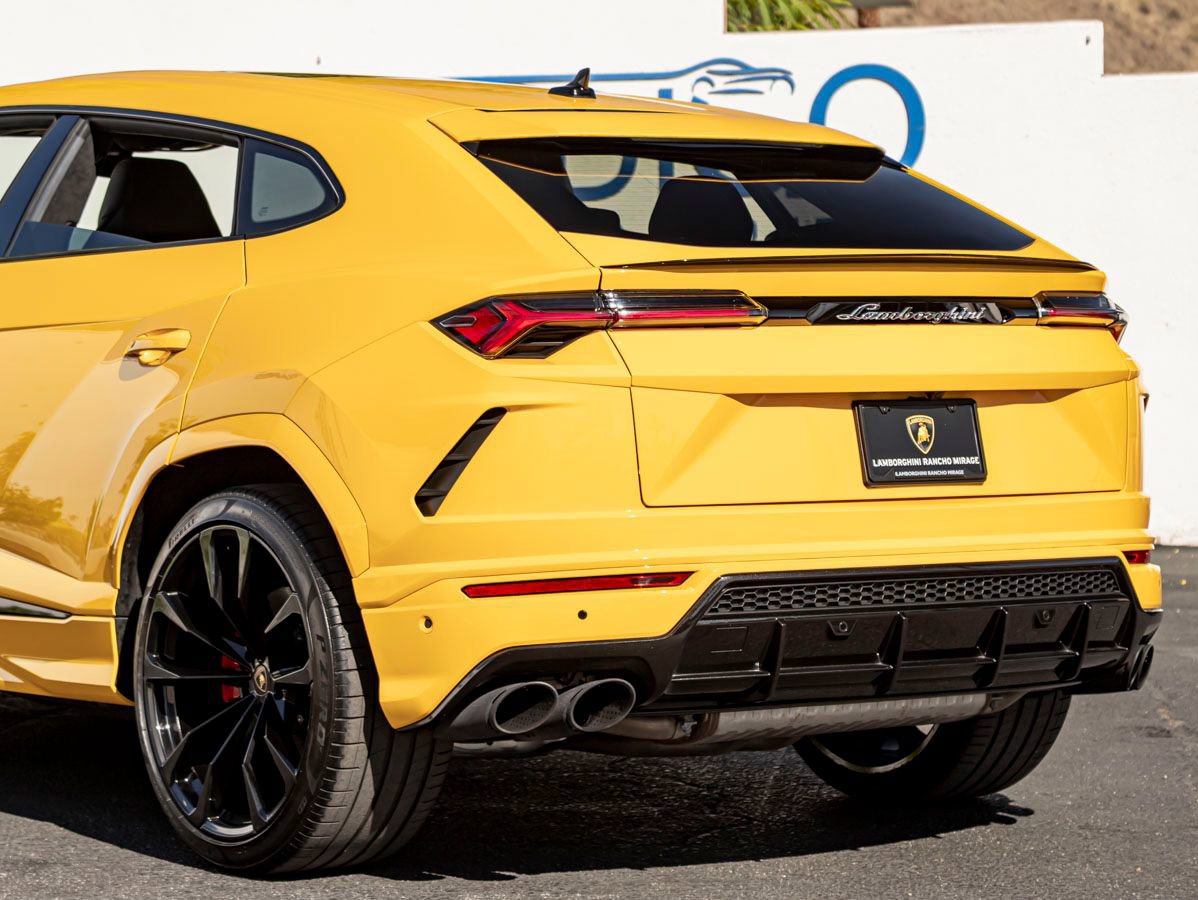 Used 2021 Lamborghini Urus AWD/4WD image 10