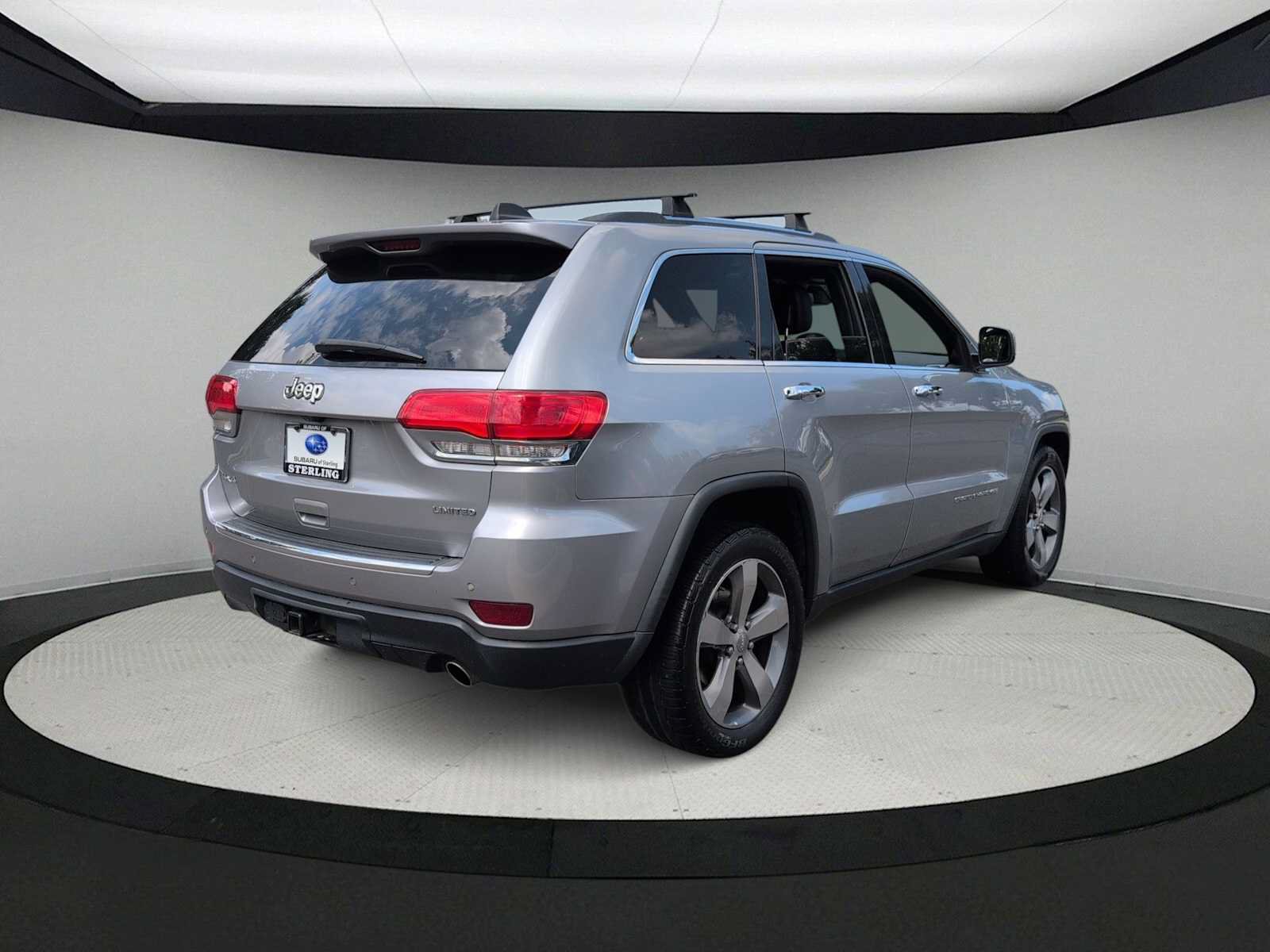 Used 2015 Jeep Grand Cherokee Limited w/ Luxury Group II AWD/4WD image 8