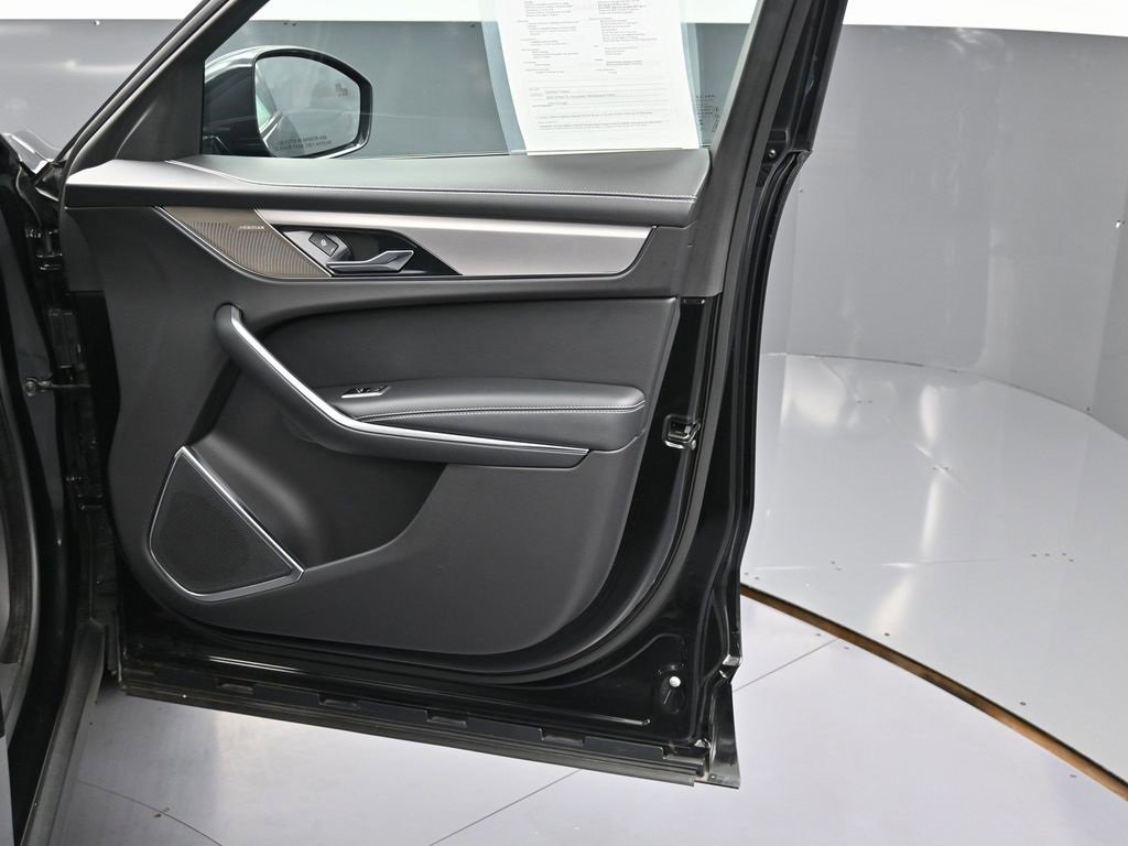 Used 2024 Jaguar F-PACE R-Dynamic S image 39