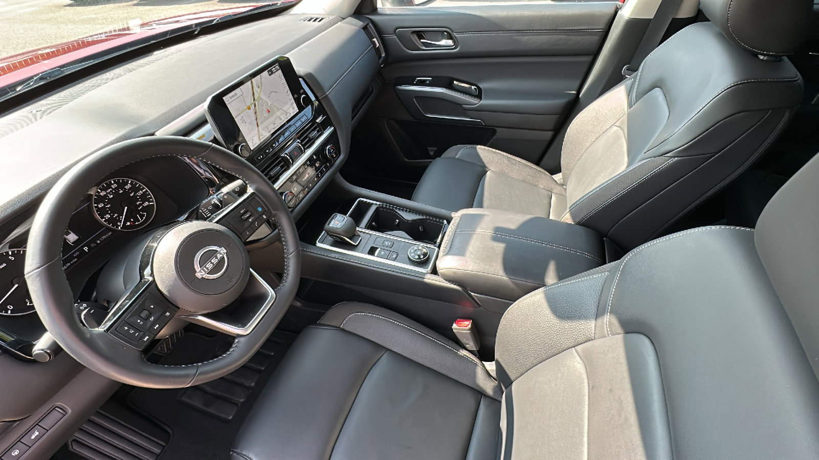 Certified 2025 Nissan Pathfinder SL image 20