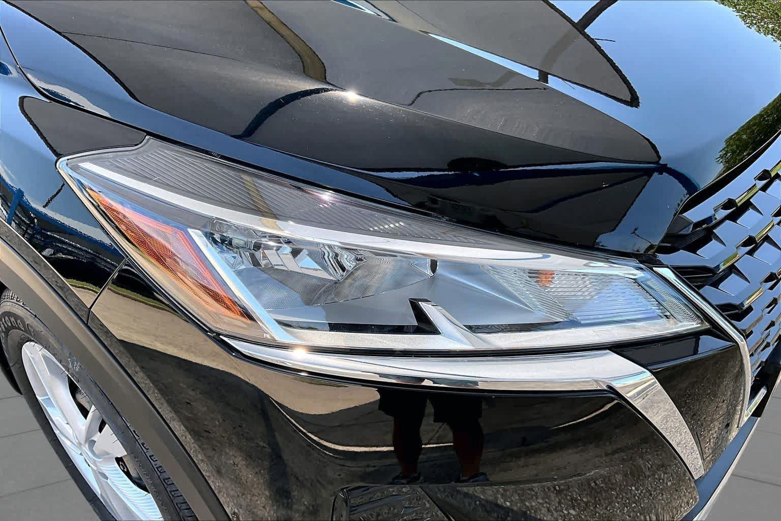 Used 2024 Nissan Kicks S FWD image 27
