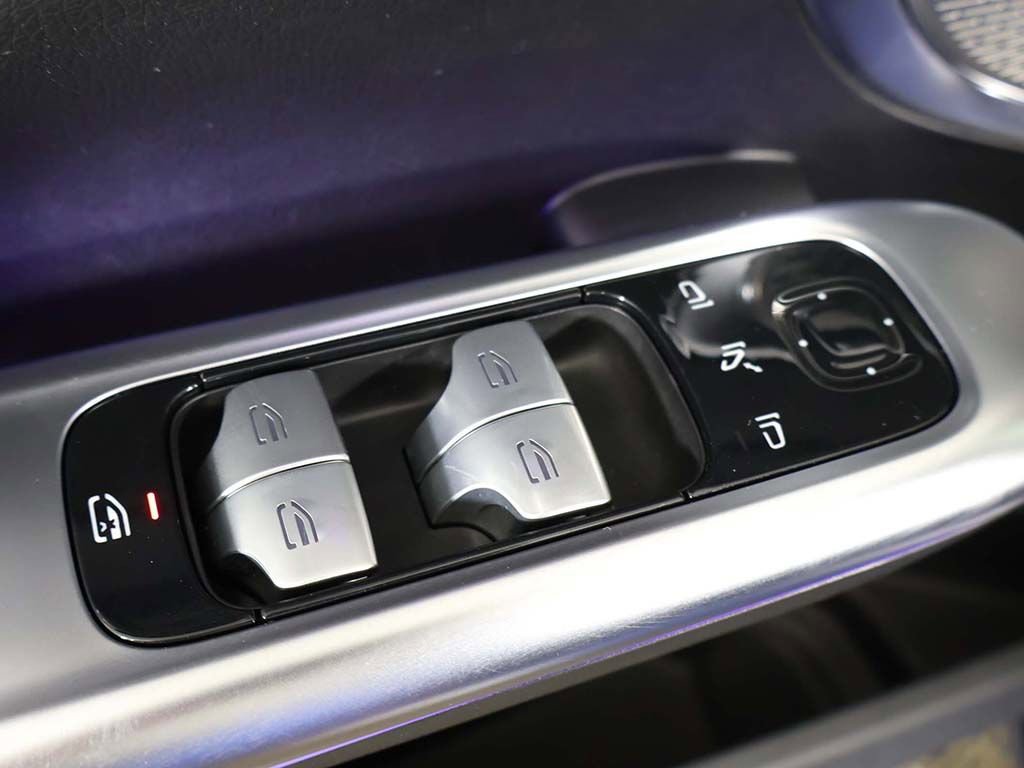 Used 2023 Mercedes-Benz C 43 AMG 4MATIC Sedan image 43