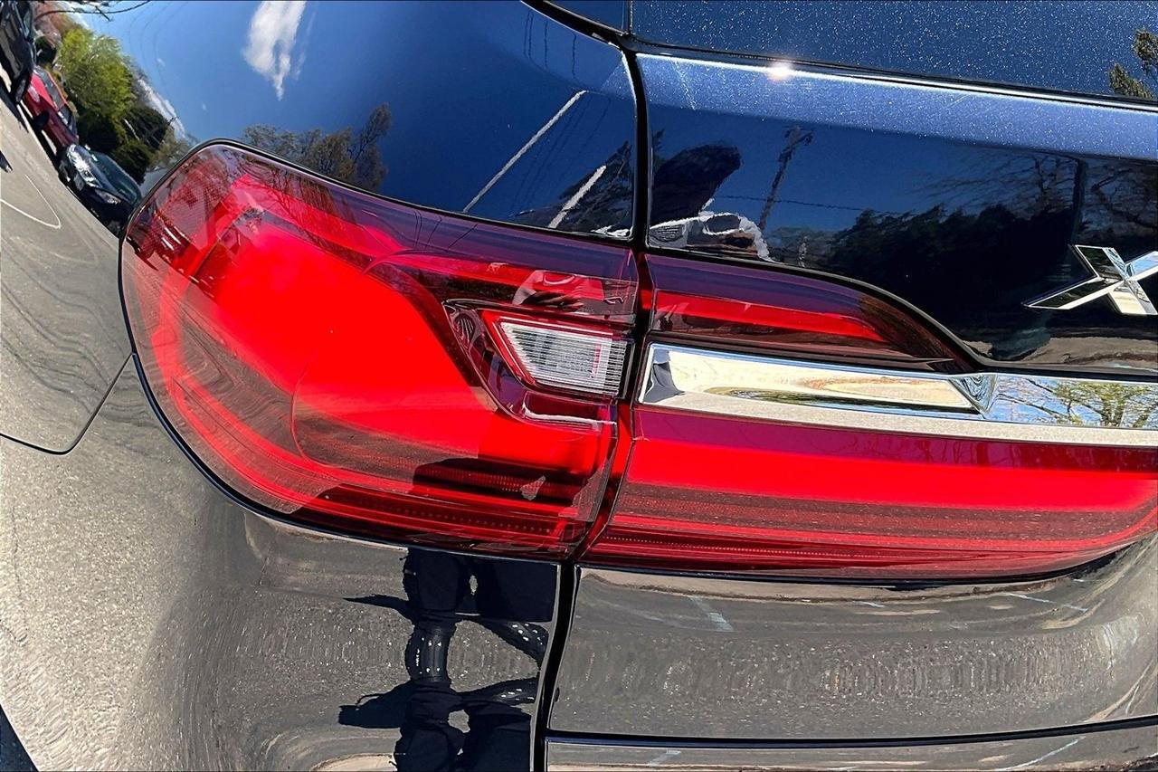 Used 2019 BMW X7 xDrive40i w/ Premium Package AWD/4WD image 23