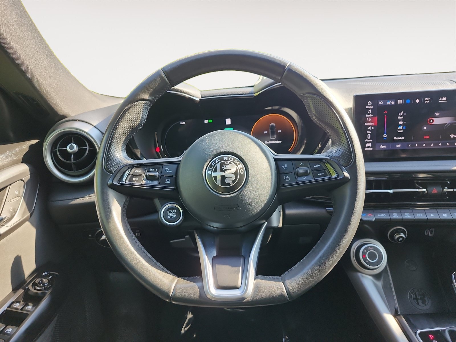 Used 2024 Alfa Romeo Tonale Ti w/ Premium Interior Package AWD/4WD image 12