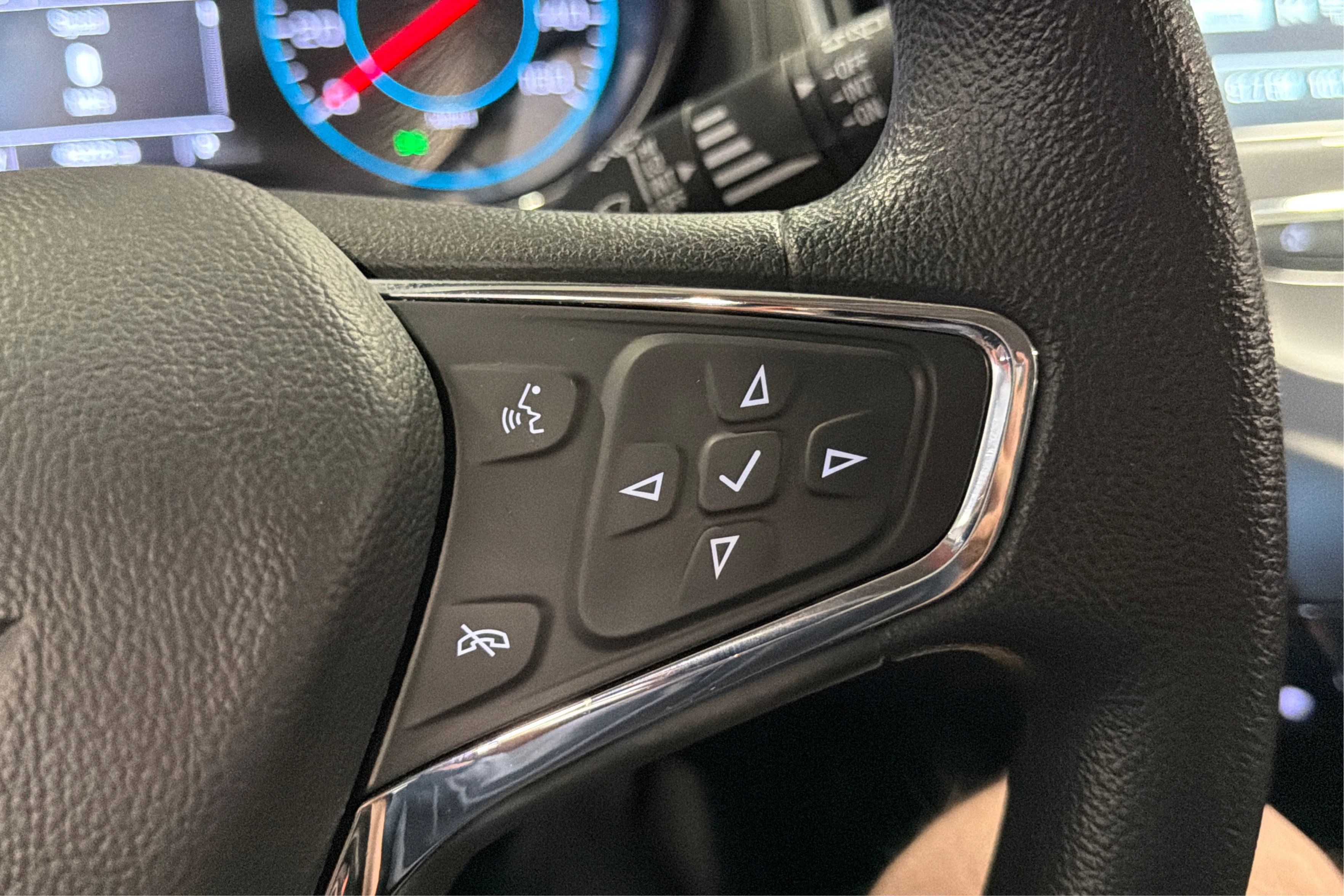 Used 2018 Chevrolet Cruze LT w/ Convenience Package FWD image 24