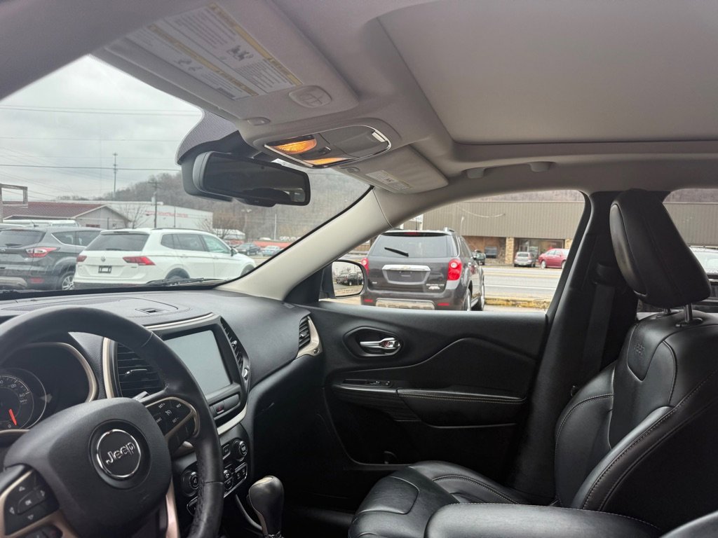 Used 2016 Jeep Cherokee Limited image 21