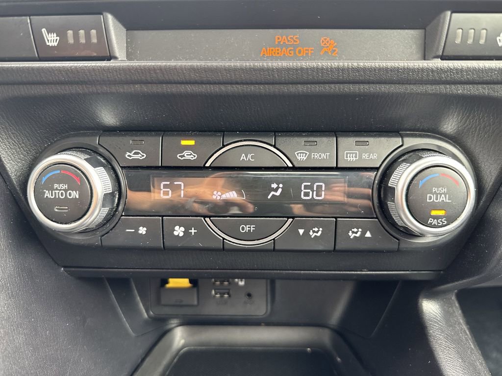 Used 2018 MAZDA MAZDA3 Touring image 18