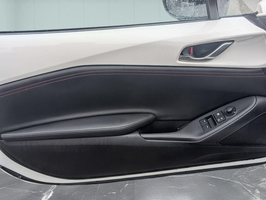 Used 2018 MAZDA MX-5 Miata RF Club w/ Brembo/BBS Package RWD image 13