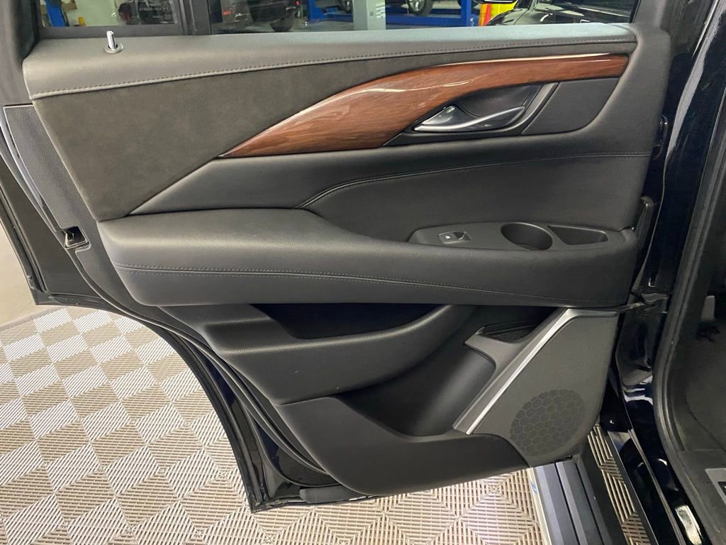 Used 2019 Cadillac Escalade Premium Luxury AWD/4WD image 14