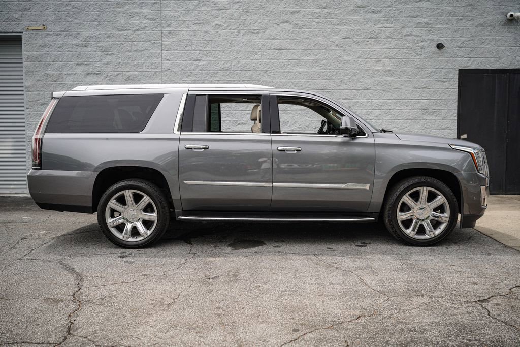 Used 2018 Cadillac Escalade ESV Luxury AWD/4WD image 17