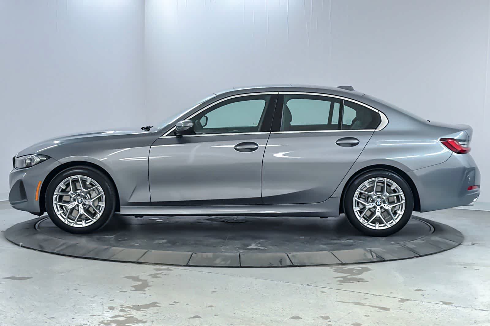Used 2026 BMW 330i Sedan w/ Convenience Package RWD image 5