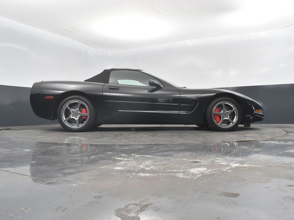 Used 2000 Chevrolet Corvette Base w/ Performance Handling Pkg image 34