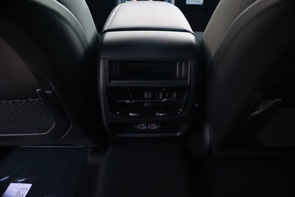 New 2026 Jeep Grand Cherokee Laredo RWD image 28