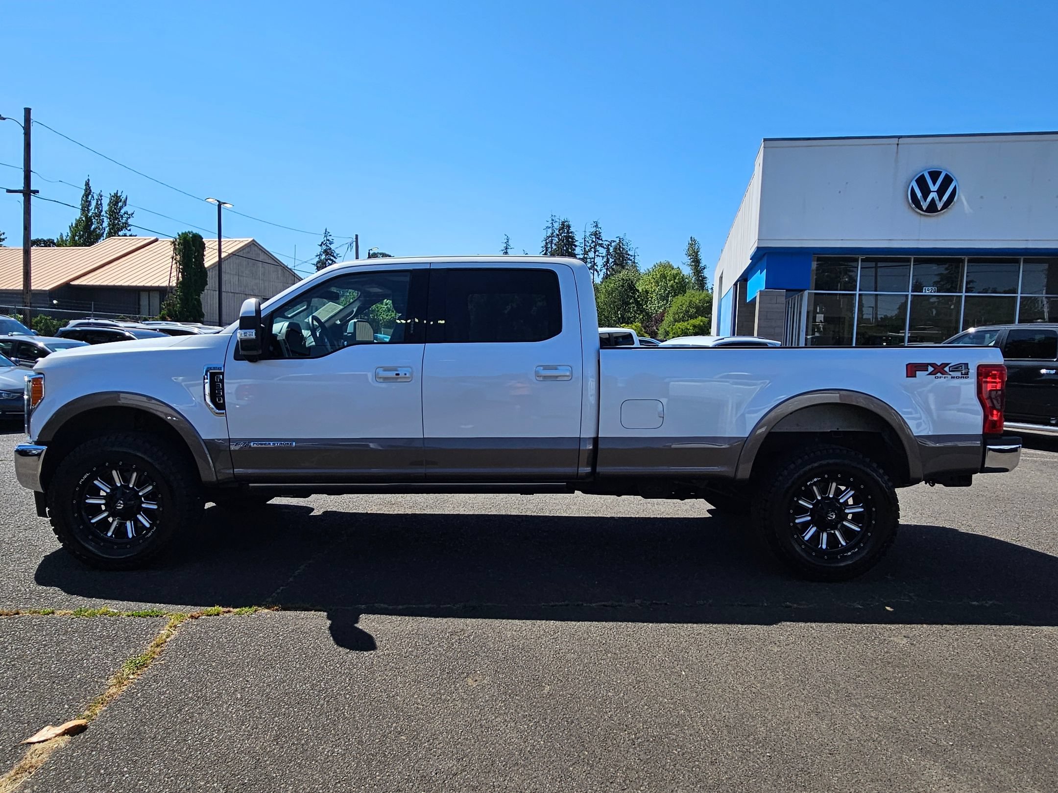 Used 2019 Ford F350 Lariat w/ Lariat Ultimate Package AWD/4WD image 2