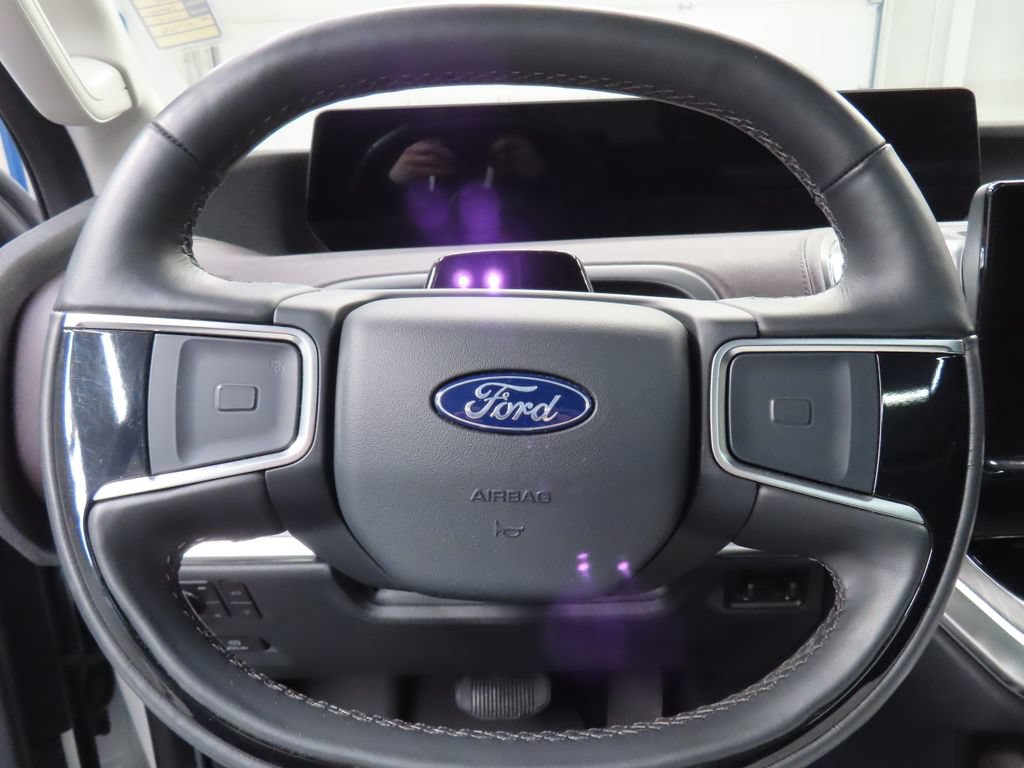 Used 2025 Ford Expedition Platinum w/ Platinum Ultimate Package AWD/4WD image 48