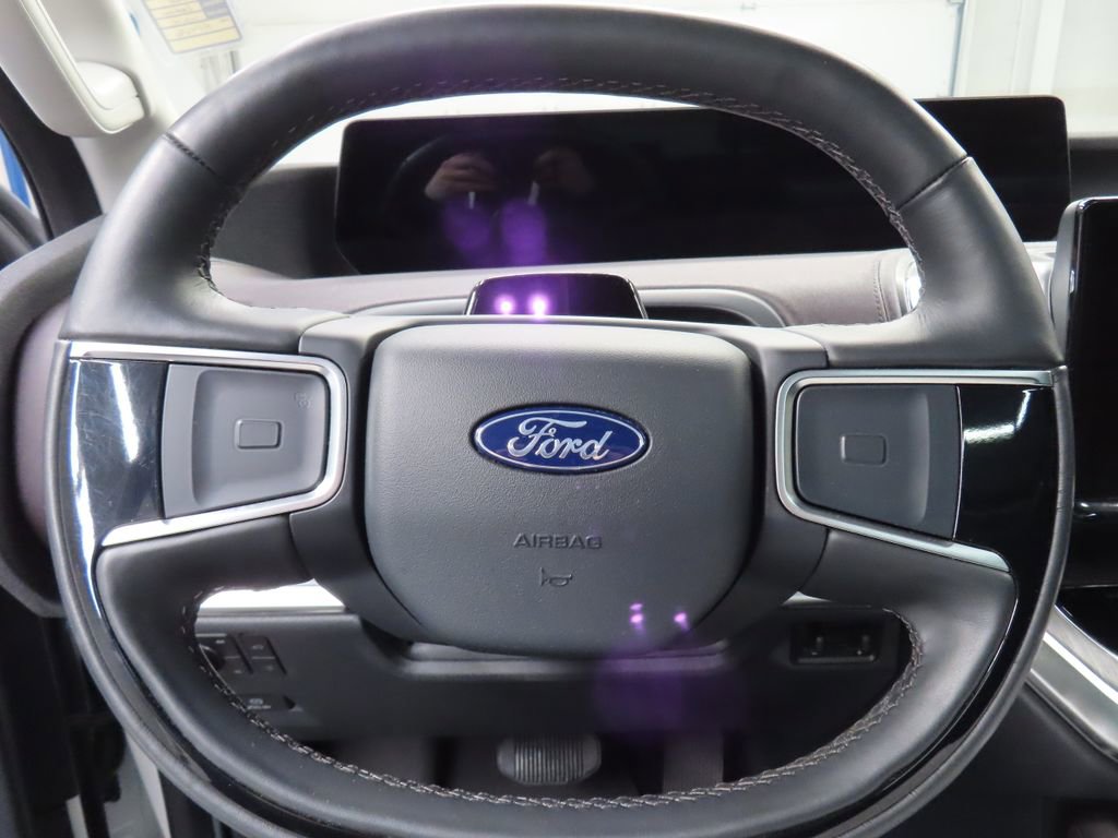 Used 2025 Ford Expedition Platinum w/ Platinum Ultimate Package AWD/4WD image 48