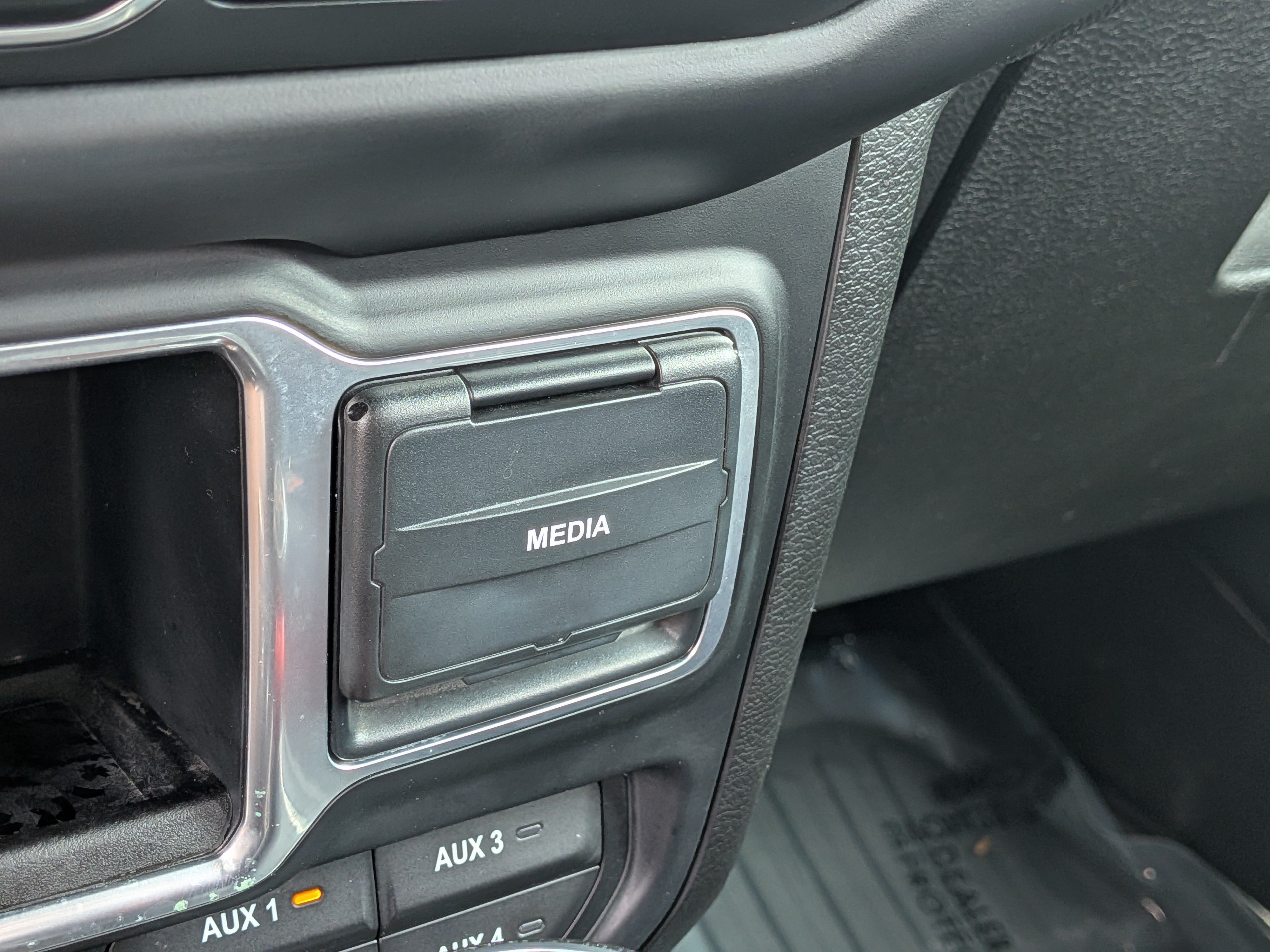 Used 2018 Jeep Wrangler Sport AWD/4WD image 28