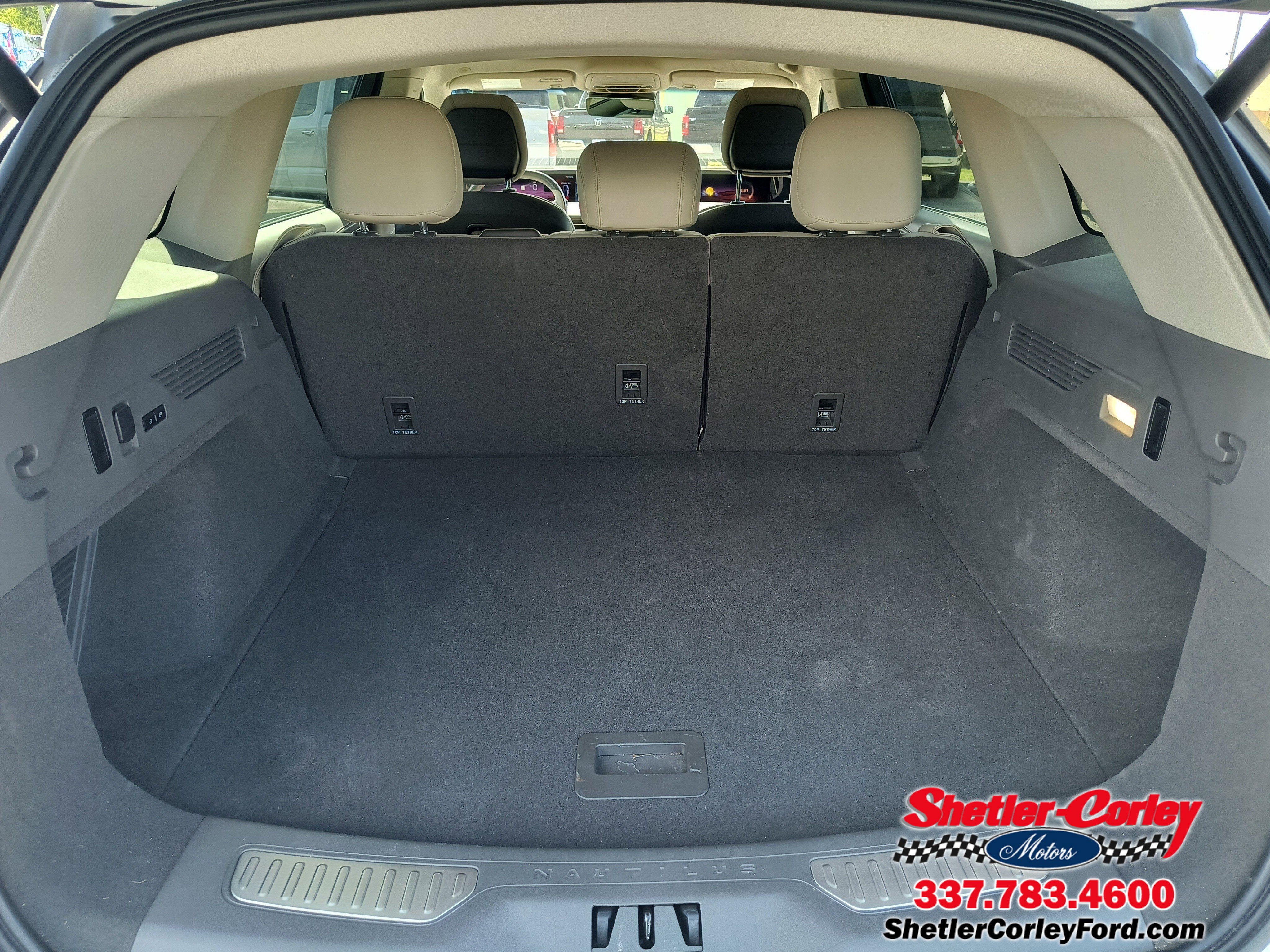 Used 2024 Lincoln Nautilus Premier w/ Equipment Group 102A image 6