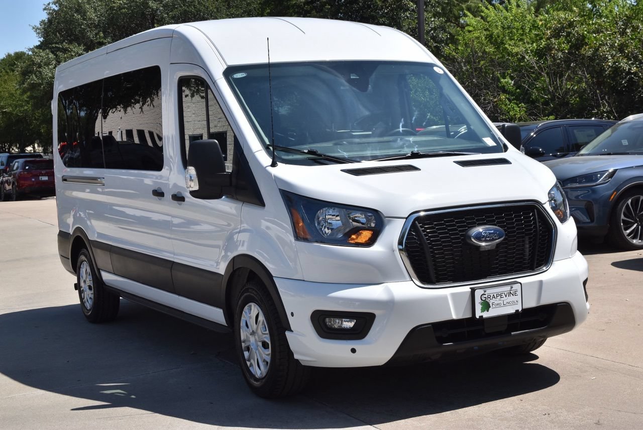 Used 2025 Ford Transit 350 XLT RWD image 4