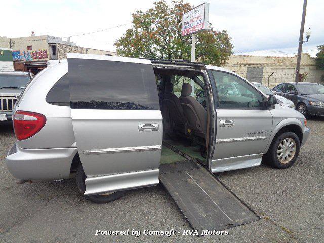Used 2003 Chrysler Town & Country LX image 5